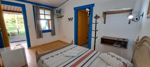 1 double bed, 1 twin bed