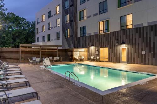 Swimming pool, Courtyard by Marriott Charleston-North Charleston in Charleston (SC)