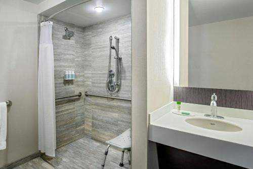 Courtyard by Marriott Boston Downtown - image 21