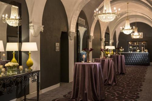 Courtyard by Marriott Boston Downtown - image 42