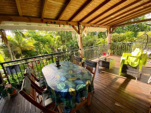 parveke/terassi, Maison Simon Lamentin jardin tropical in Lamentin