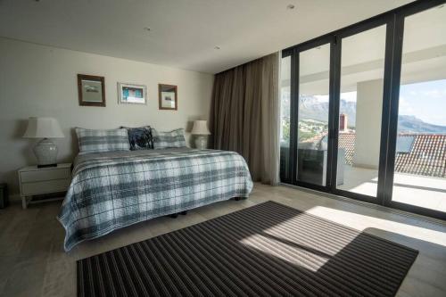 Sedgemoor Villa with 360 views & loadshedding free