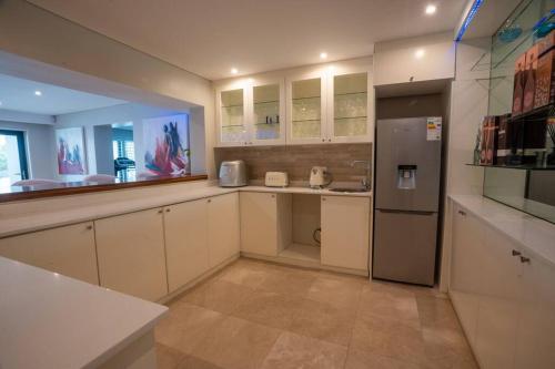 Sedgemoor Villa with 360 views & loadshedding free