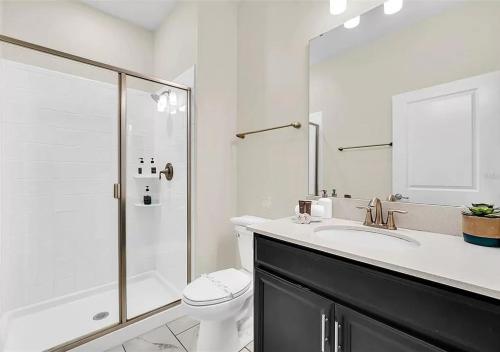 1569 SD - Spacious Champions Gate Retreat with Modern Amenities in Davenport, USA