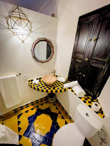 room detail thumbnail 2