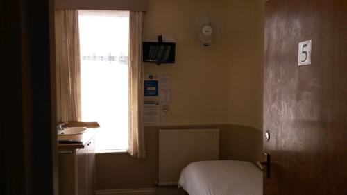 Brampton Guest House - image 9