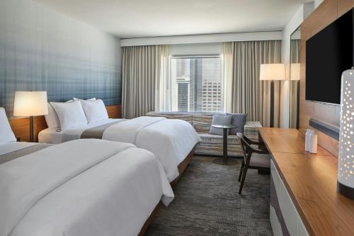 2 queen beds