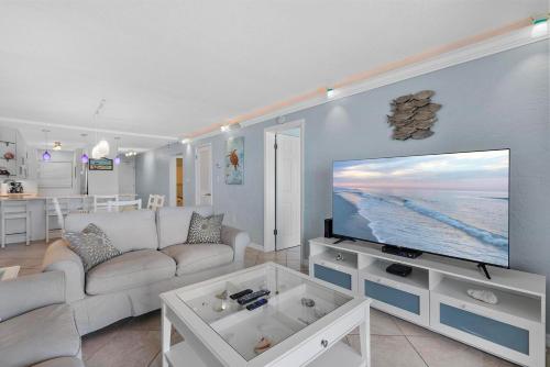 Hacienda del Sol II - 313 in New Smyrna Beach, USA