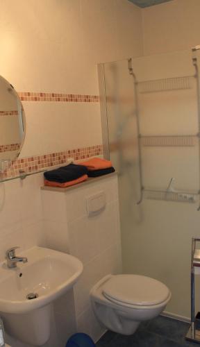 Villa Mignon - Apartment Rot in Ostseebad Koserow, Deutschland