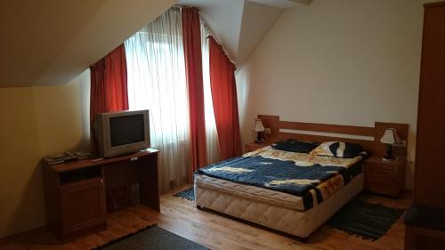 TES Royal Plaza Apartments - image 14