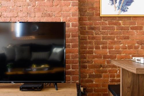 428-4R prime midtown large 2 BR Newly Furnished, New York (photo 8)