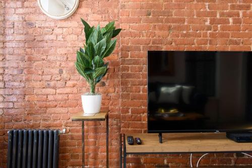 428-4R prime midtown large 2 BR Newly Furnished, New York (photo 10)