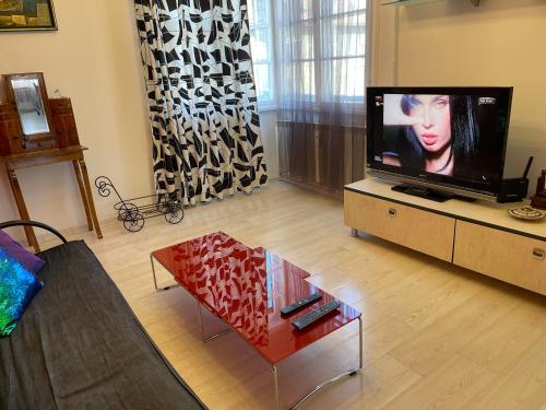 Art city studio in Sofia center, Sofia (photo 9)