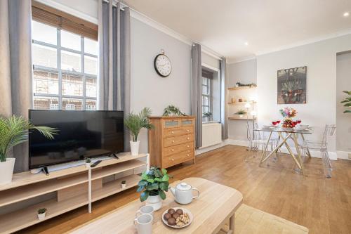Kensington Residence - main image
