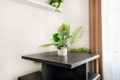 428-2W Newly Furnished Prime Location 2BR Sleeps 5, New York (photo 5)