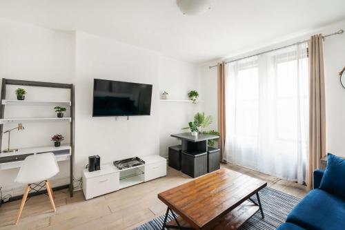 428-2W Newly Furnished Prime Location 2BR Sleeps 5, New York (photo 9)