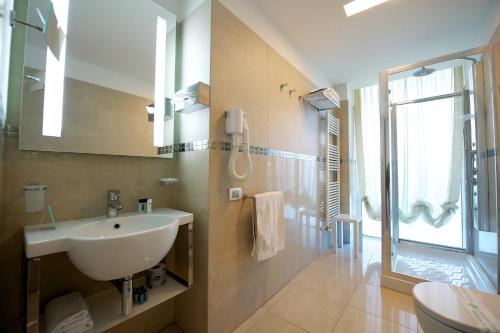 6450691 Mercure Hotel Rimini Artis