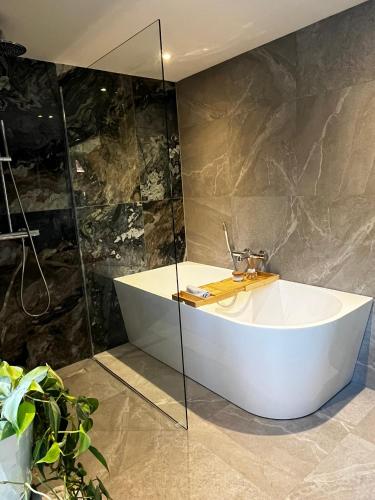 ห้องน้ำ, Guesthouse Oeyenbos in เวลโฮเวน