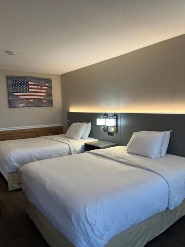 2 queen beds