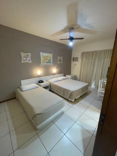 2 bedrooms, 3 beds
