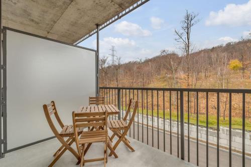 Initial - Mountain 302 - Ski-in-out MSA