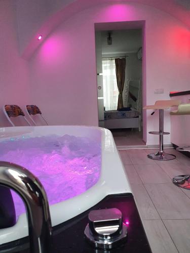 White House & Jacuzzi, Sibiu
