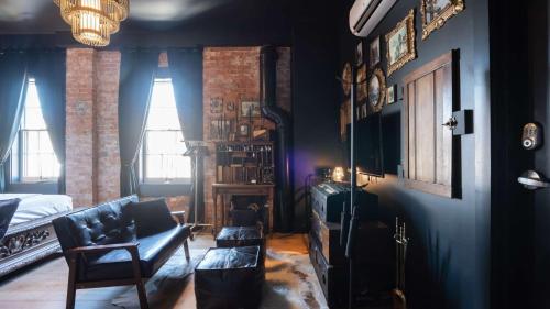 Pickle Factory Eight Unforgettable Rooms Sleeps 16 detail