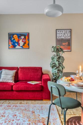 Vibrant and Central w Netflix, WiFi, 200m tram and bus, Helsinki