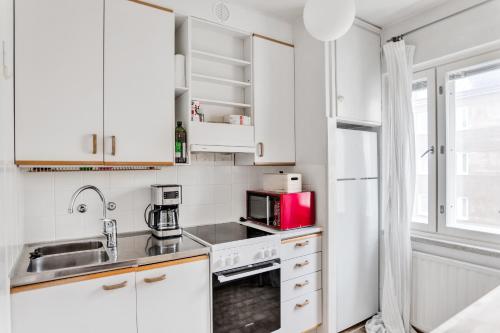 Vibrant and Central w Netflix, WiFi, 200m tram and bus in Eira