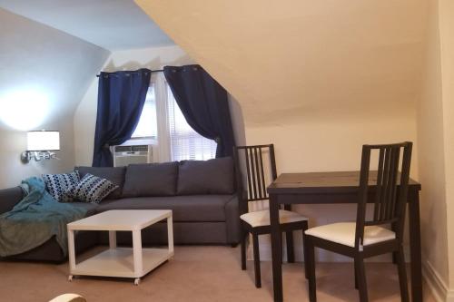 Mt Washington Apt 4 Grandview Ave at Gazebo Park 1 Bedroom Penthouse thumb 3