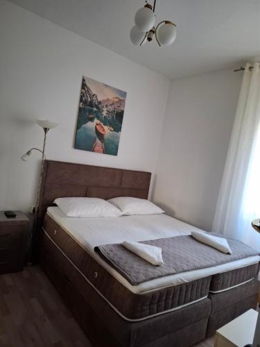 One Bedroom Apartment image 9