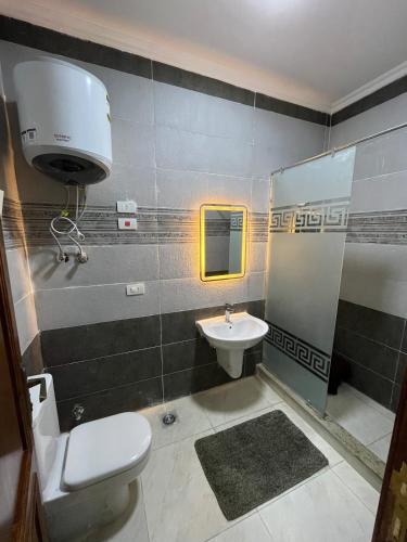 Stylish apartment steps from AUC families only