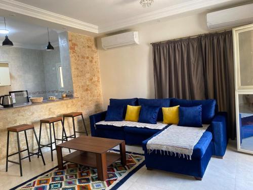 Stylish apartment steps from AUC families only