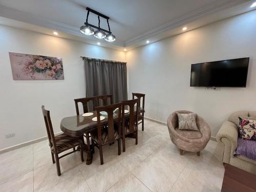 Stylish apartment steps from AUC families only