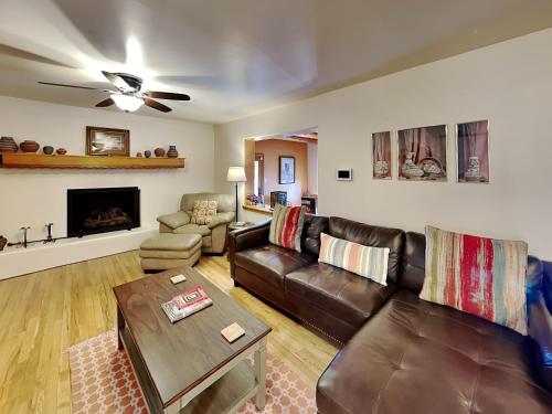 Rio Grande Retreat in Santa Fe, USA