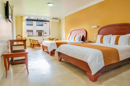 Gran Hotel De Lago - El Coca in Coca