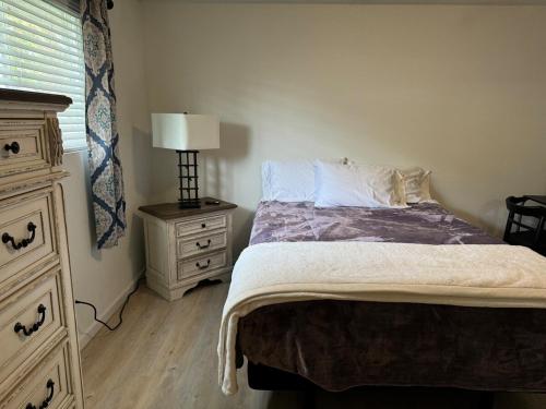 Come live in comfort!, Everett (fotografie 2)