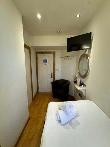 The Paramount Hotel - image 11
