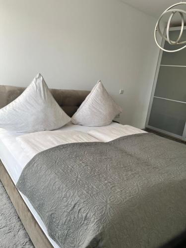 Haus-Villa 2-Zimmer Moderne Ferienwohnung in Wallersdorf-Haidlfing in Wallersdorf (Bajorország)