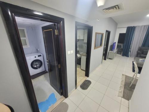 Stylish 1BR Walk to Beach