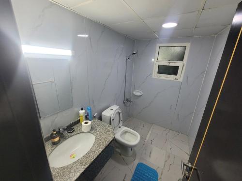 Stylish 1BR Walk to Beach