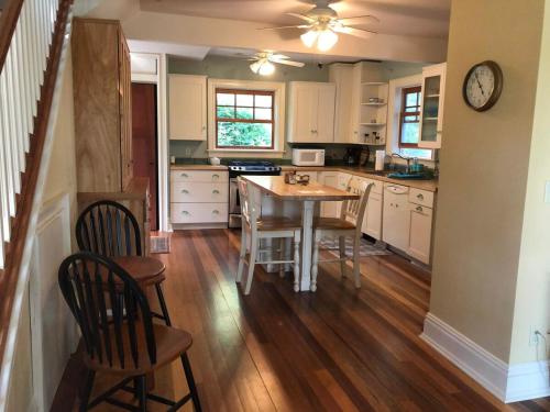 The Hundred Acre Haven in Фредонія