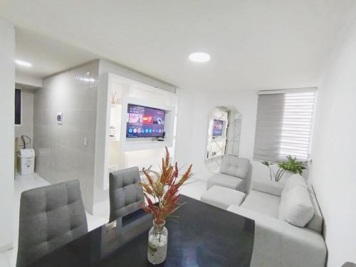 Apto 3 Habitaciones con Parqueadero Full equipado,Buen precio