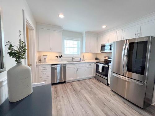 1003 Queen ADA & Pet Friendly Suite, 1st Floor Cove 1003 Queen ADA & Pet Friendly Suite, 1st Floor Cove