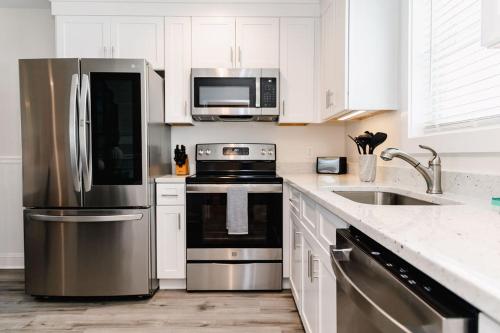 2006 Queen Suite, 2nd Floor Cove 2006 Queen Suite, 2nd Floor Cove