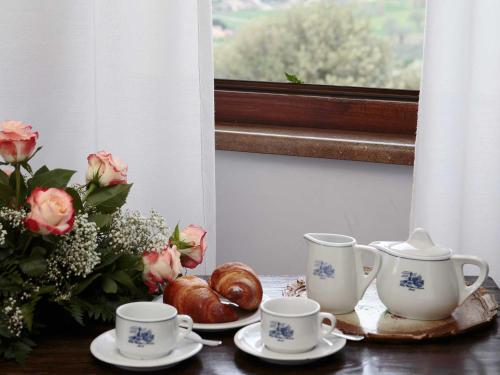 Single Room with Balcony and Valley View