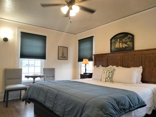 Cherokee Lodge in Coronado