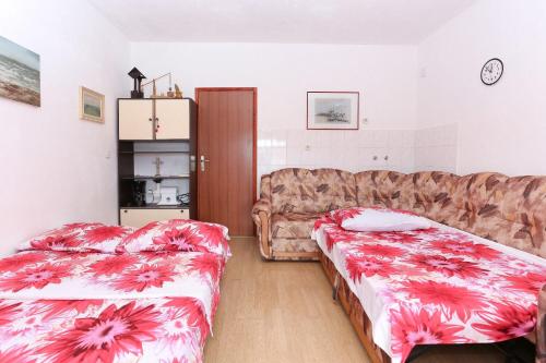 Holiday home Marcelo-with terrace - image 14