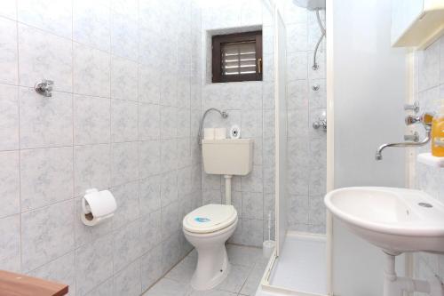 Holiday home Marcelo-with terrace - image 12