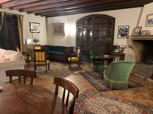 Grande maison familiale à la campagne 18kms de Lyon gîte à louer Orliénas